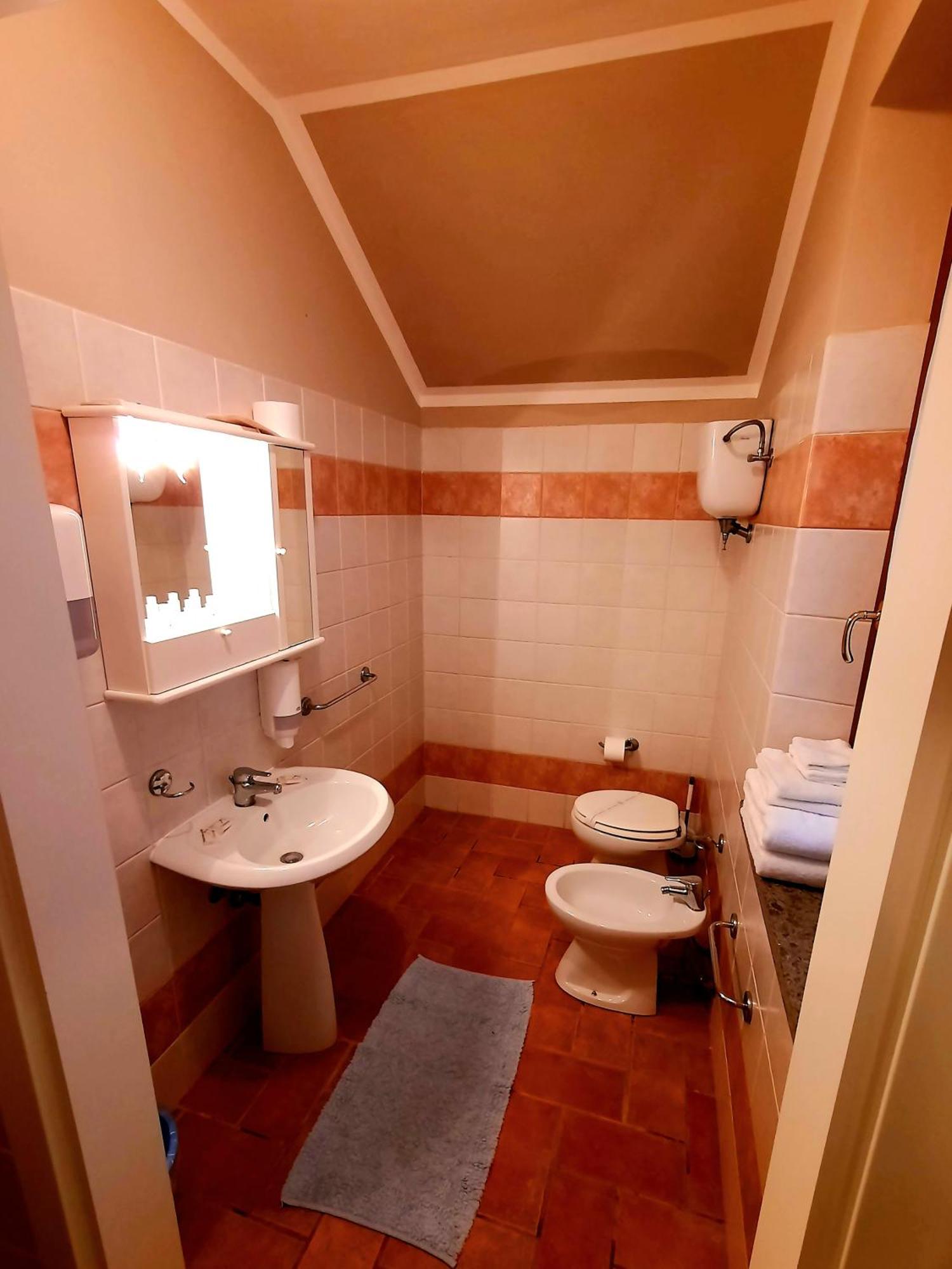 Leonaerdo Guests House Panicale Quarto foto